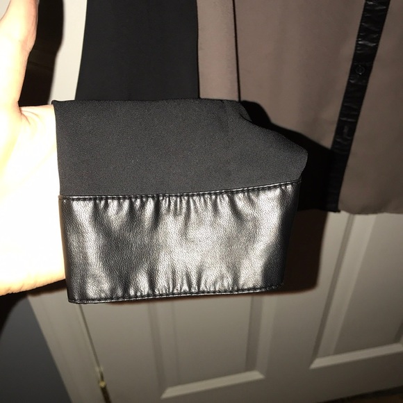 Andrée Button Down - Picture 2 of 6